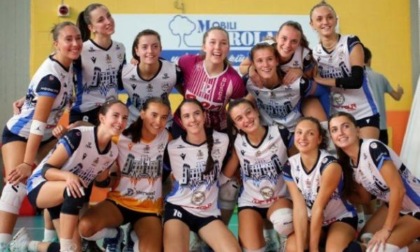 Volano le ragazze della D del volley