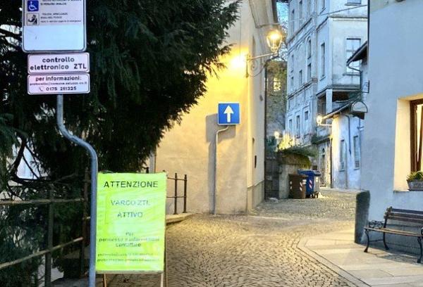Scattano le multe (80 euro) nella Ztl di Saluzzo