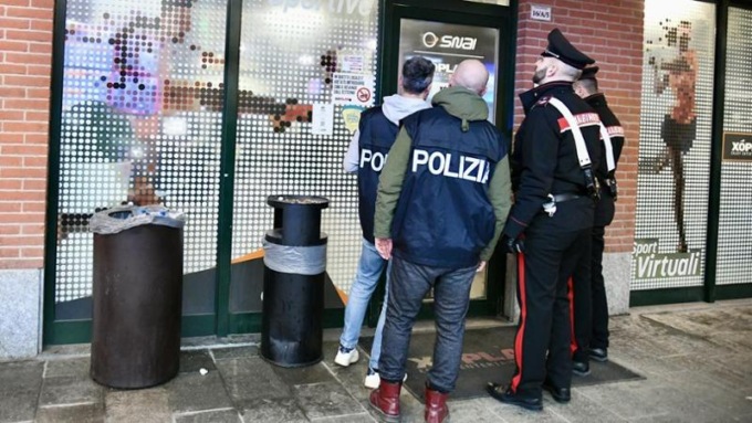 Chiusura temporanea per una sala giochi a Saluzzo