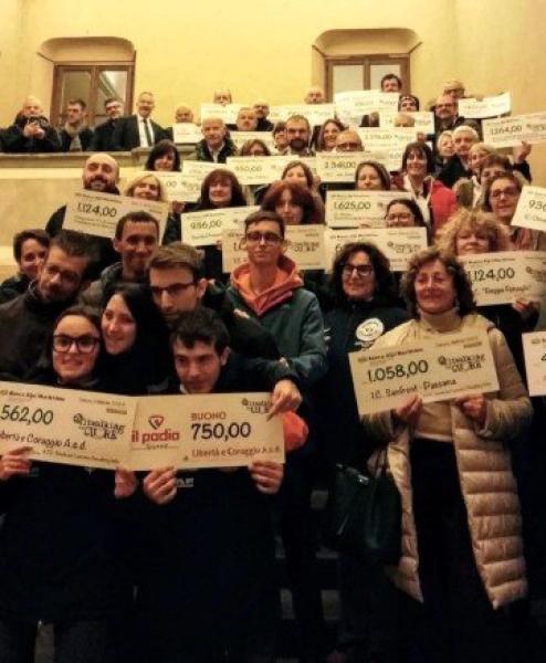 La solidarietà del Fitwalking del cuore a Spazio Vitale e Centro Aiuto alla Vita