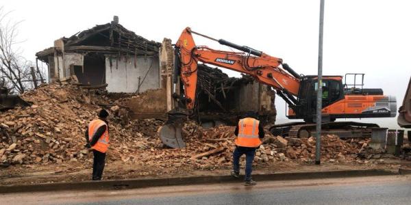 Crolla il tetto di Palazzo Pollano: si sceglie di abbatterlo
