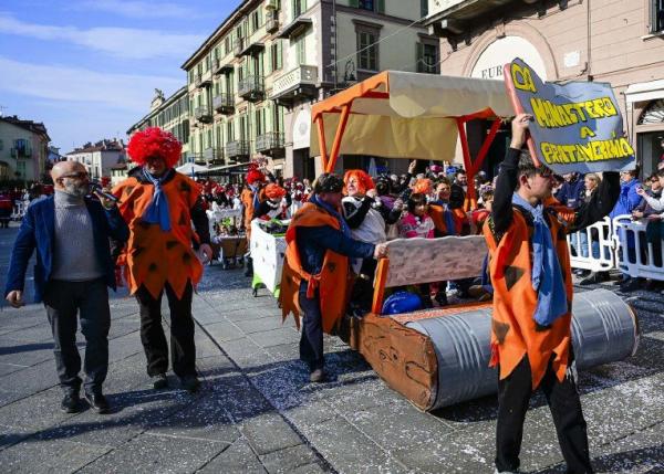 La sfilata degli oratori tra sorrisi e coriandoli