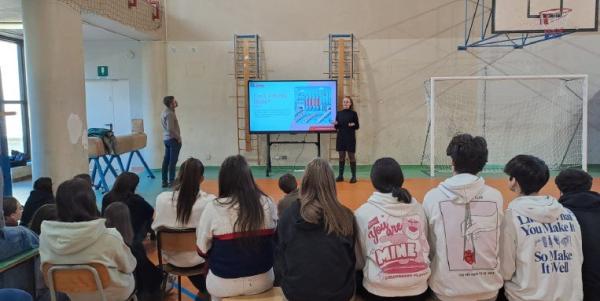 La donazione torna tra i banchi Incontri per quasi 250 ragazzi