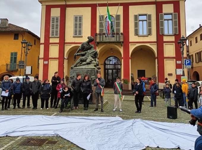 Dalle panchine alle piastrelle a Vigone