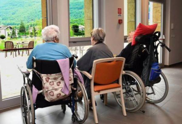 Case di riposo vicine al collasso senza gli aumenti delle tariffe