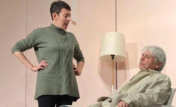 La doppia vita di John Smith per ridere con il Marchesato
