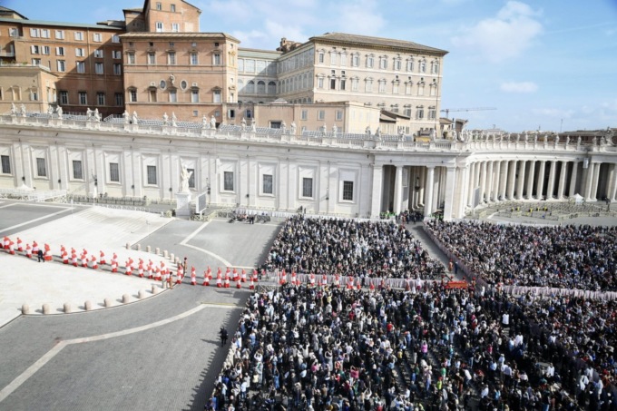Tanti saluzzesi in piazza San Pietro per il saluto al Papa