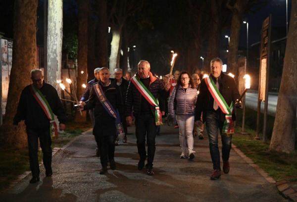 Fiaccolata e commemorazione a per la Libertà