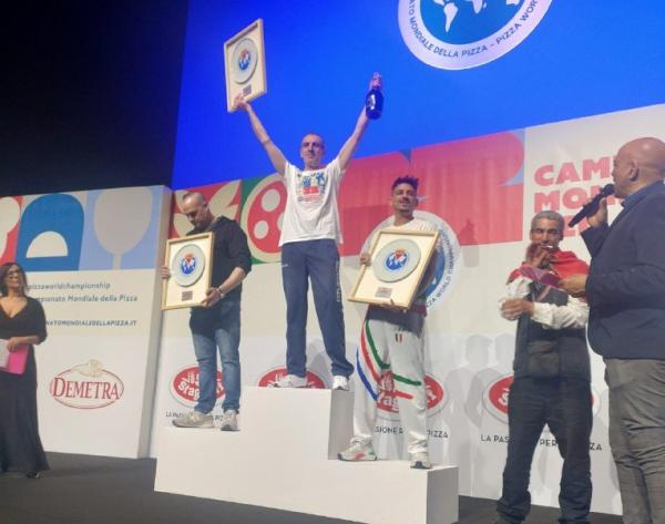 Una pizza da record Massimo è campione