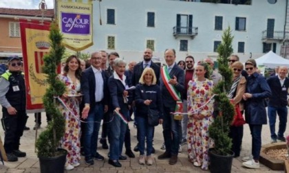 Dai fiori alla pittura, fino alle piume sotto la Rocca