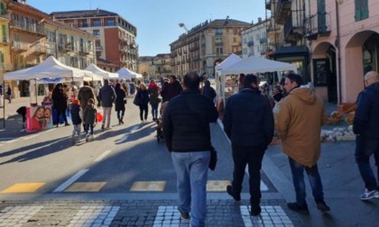 Ritorna la domenica dedicata allo shopping