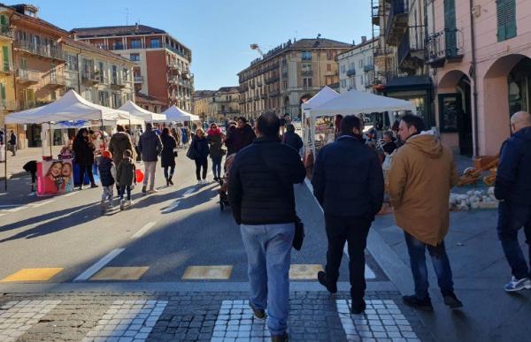 Ritorna la domenica dedicata allo shopping