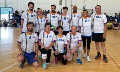 I prof scendono in campo con i ragazzi al Soleri Bertoni