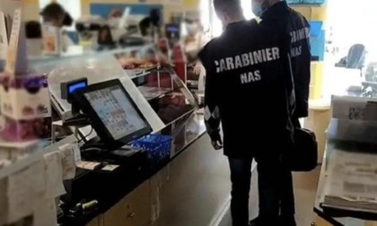 Sospese due attività commerciali