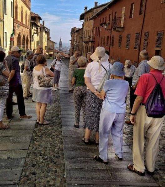 Due visite serali nel borgo medievale e musei aperti