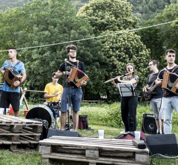 Gran Bal Dub a Piasco festival occit’amo