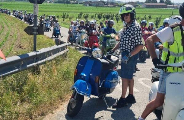 Oltre 100 in Vespa al raduno di Cavour