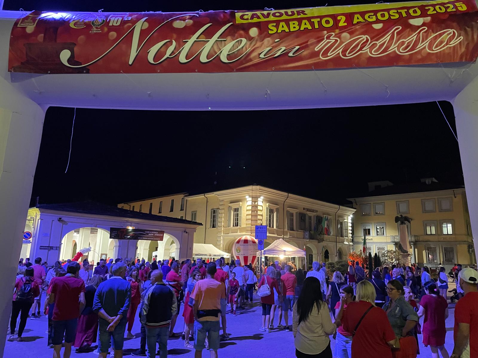 gente notte rosso 2025