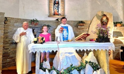 Monsignor Bodo ha celebrato la messa nella cappella di Crissolo