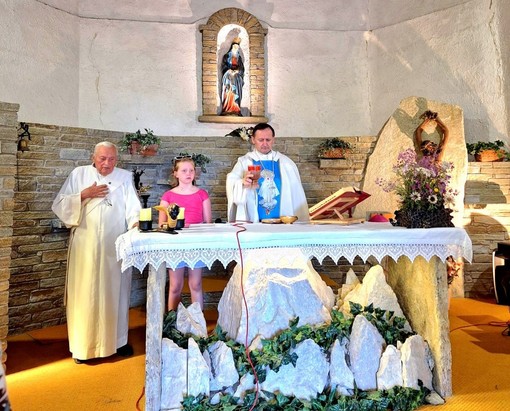 Monsignor Bodo ha celebrato la messa nella cappella di Crissolo