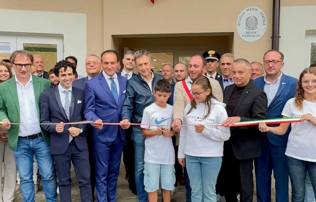 Cirio inaugura le scuole medie di Bagnolo