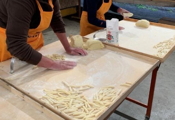 In tavola le ghiotte raviole di famiglia