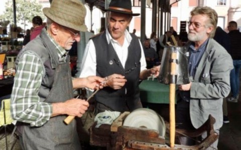 Rivivono gli arrotini di valle Novità, la “vetrina” del collezionista