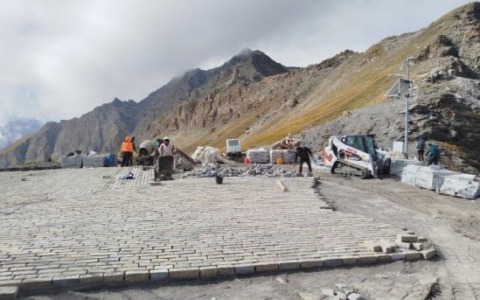 Il colle dell’Agnello si è rifatto il look