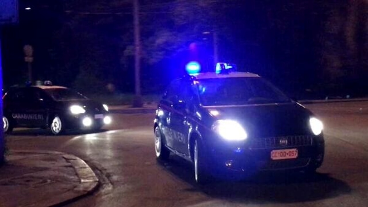 Inseguimento finito in un canale in via Vecchia di Cavour: donna al CTO