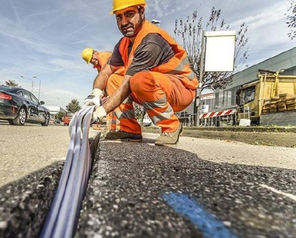 Cantieri “volanti” per la fibra a Manta