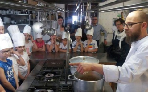 Cavour, la mela diventa regina È la “settimana gastronomica”