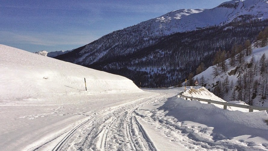 Chiusa la strada per il Colle della Maddalena per un mezzo intraversato