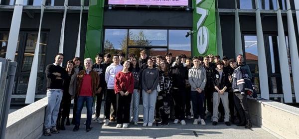 Le aziende eViso e Costrade diventano per un giorno aula di scuola