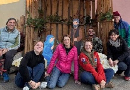 La Compagnia del Cardo ricrea la Natività in legno