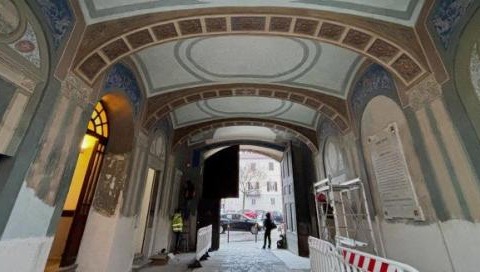 L’ingresso della Musso torna ai colori originali