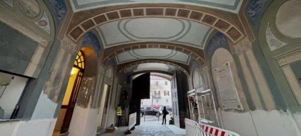 L’ingresso della Musso torna ai colori originali