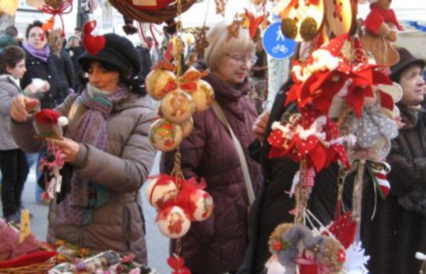 Poesia del Natale a Dronero Domenica con i mercatini