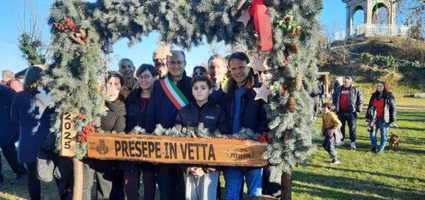Le 150 statue in legno del “Presepe in Vetta”