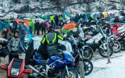 Rombo di motori in valle si accende l’Agnellotreffen