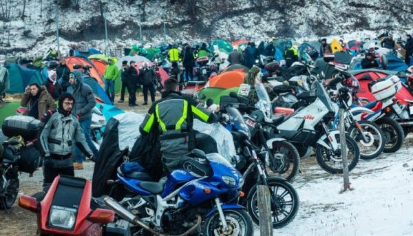 Rombo di motori in valle si accende l’Agnellotreffen