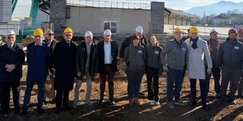 Posata la prima pietra della mensa Cirio e Graglia in cantiere a Bagnolo