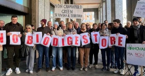 «No al maxi-biodigestore» La protesta sbarca a Cuneo