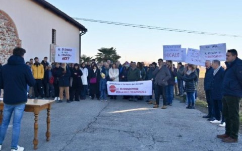 Il Comitato di Ruata Eandi protesta davanti alla Provincia
