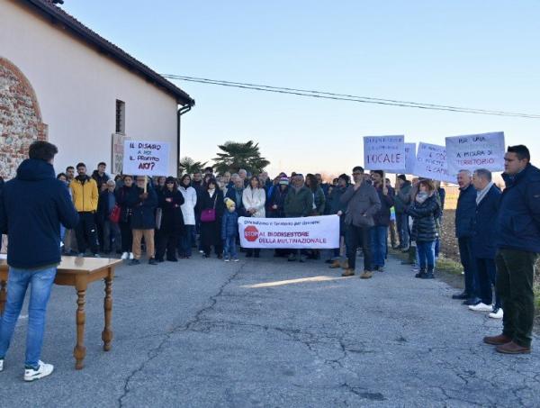 Il Comitato di Ruata Eandi protesta davanti alla Provincia