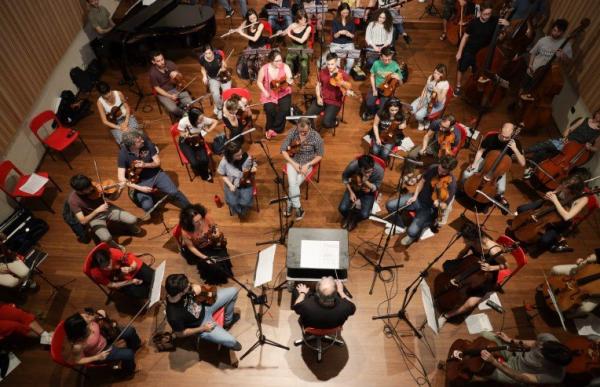 Fabiola Tedesco, il primo violino dirige l’Orchestra Apm a Saluzzo