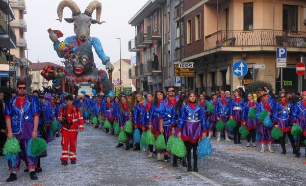Nichelino trionfa in casa nella prima sfilata del 2026