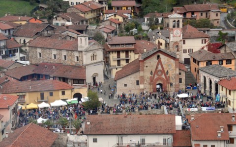 Nuovi arredi e pitture per le scuole di Rossana