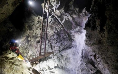 Nel ventre della montagna le affascinanti “Scale Perotti”