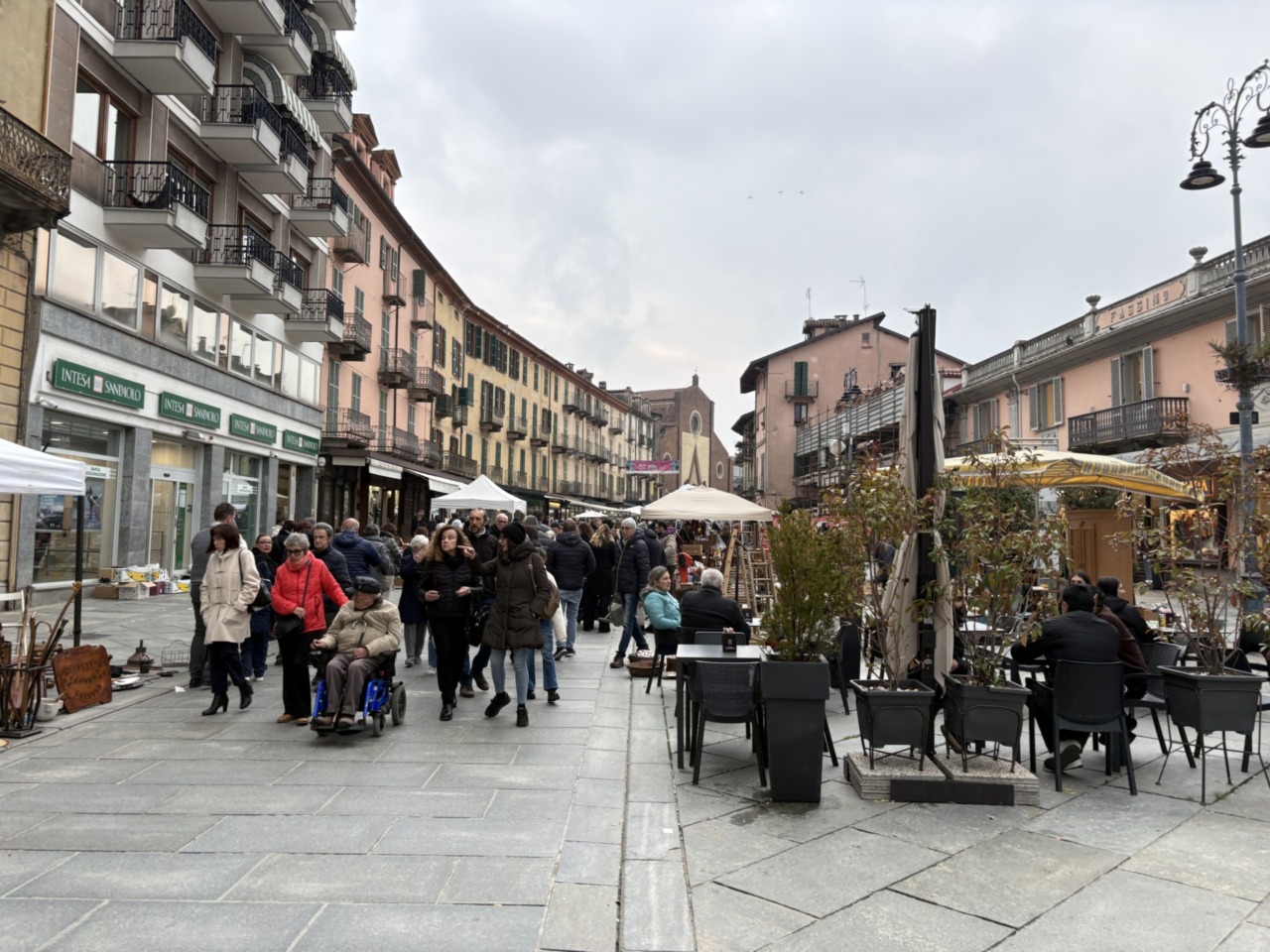 Domenica di Shopping e Mercantico per le vie di Saluzzo