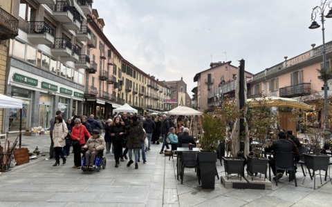 Domenica di Shopping e Mercantico per le vie di Saluzzo